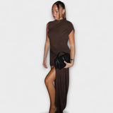 Аврора - Стилен, прилепнал рокля с кръгло деколте и плисета