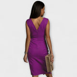 Деси - Рокля с V-образно деколте и цепка