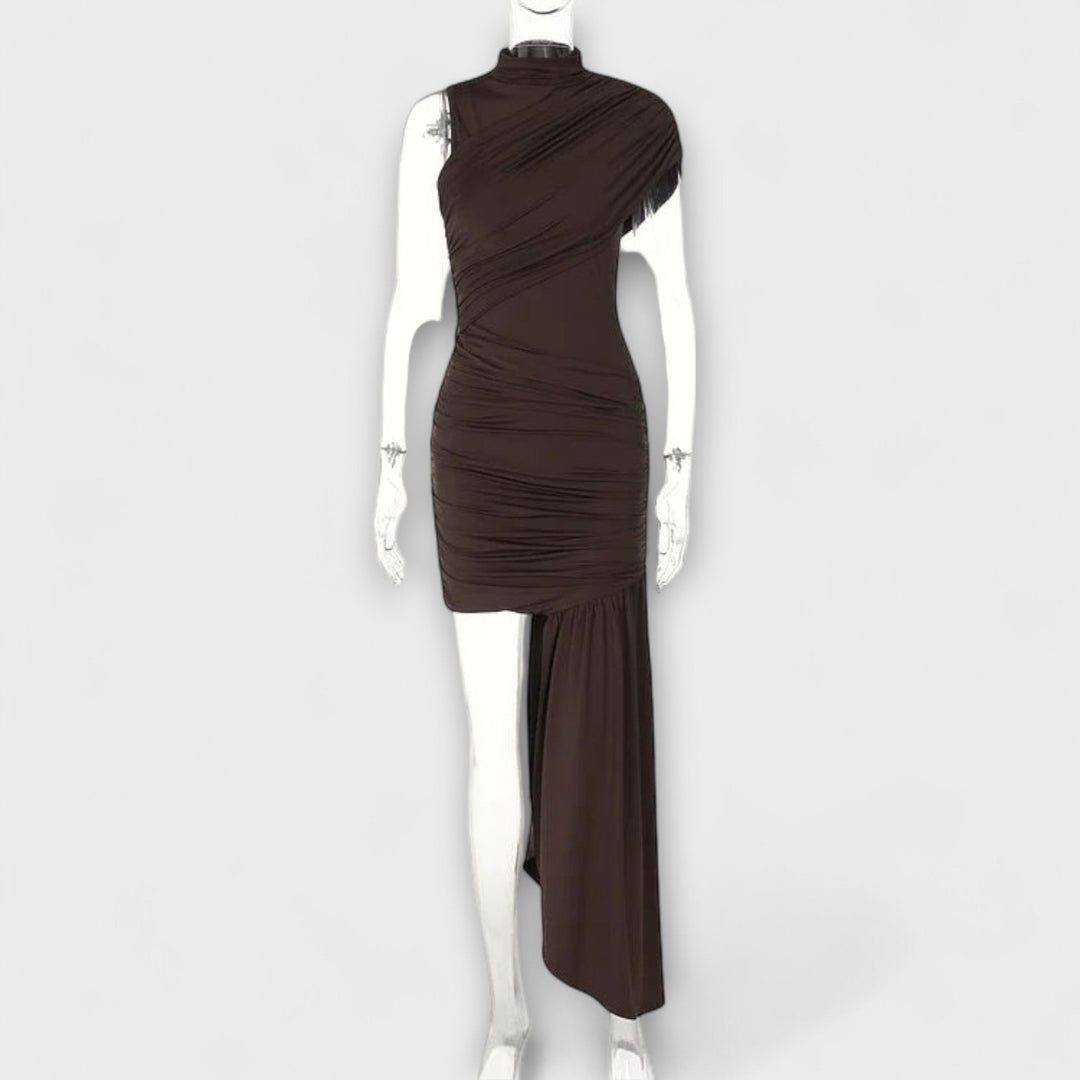 Aurora - Stylish, slim-fit dress with round neckline and pleats