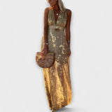 Потокова рокля с V-образно деколте и детайли от пайети