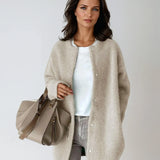 София | Вълна и закопчаване с копчета