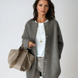 София | Вълна и закопчаване с копчета