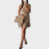 Elowen – Мини рокля с военен вдъхновен дизайн